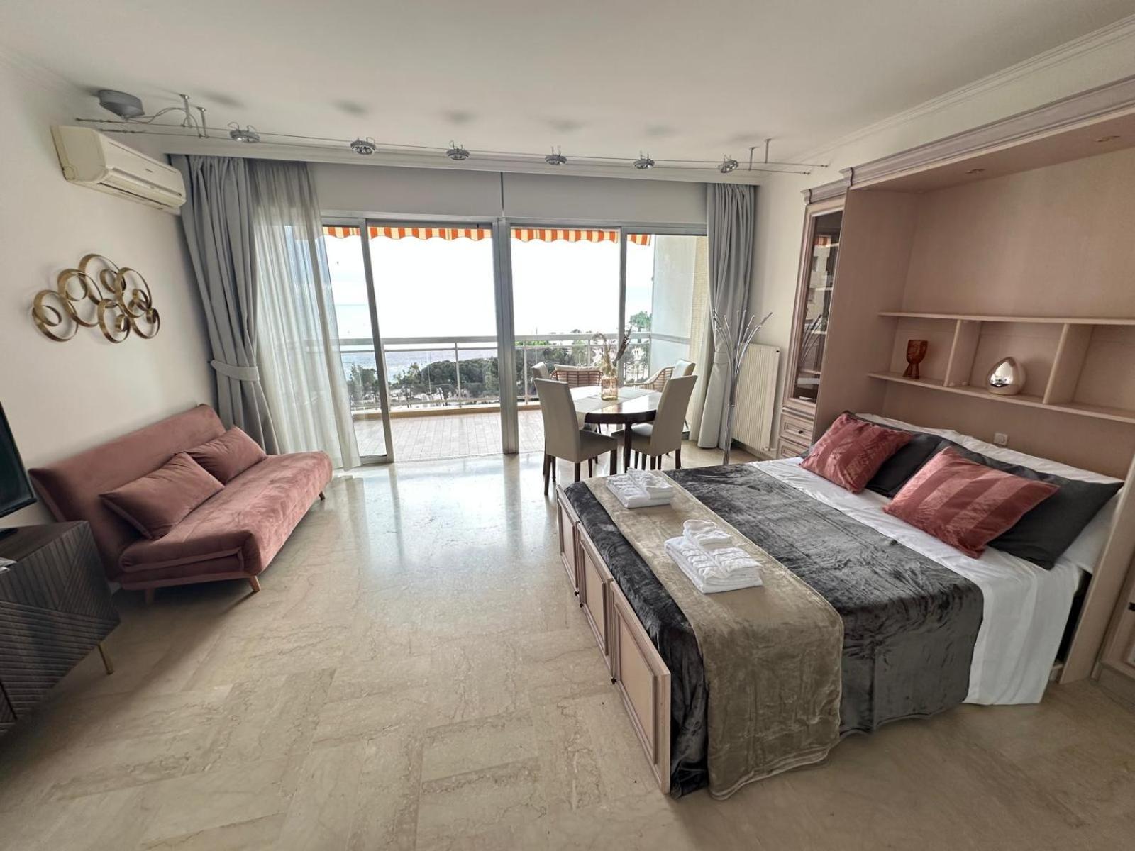 Maison Blanc Apartment *
